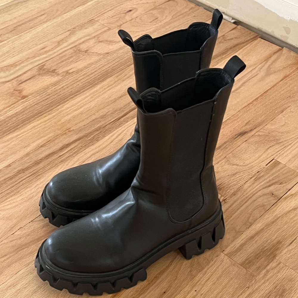 Ankle Boots (perfect condition ) Brand Koi Footwear
